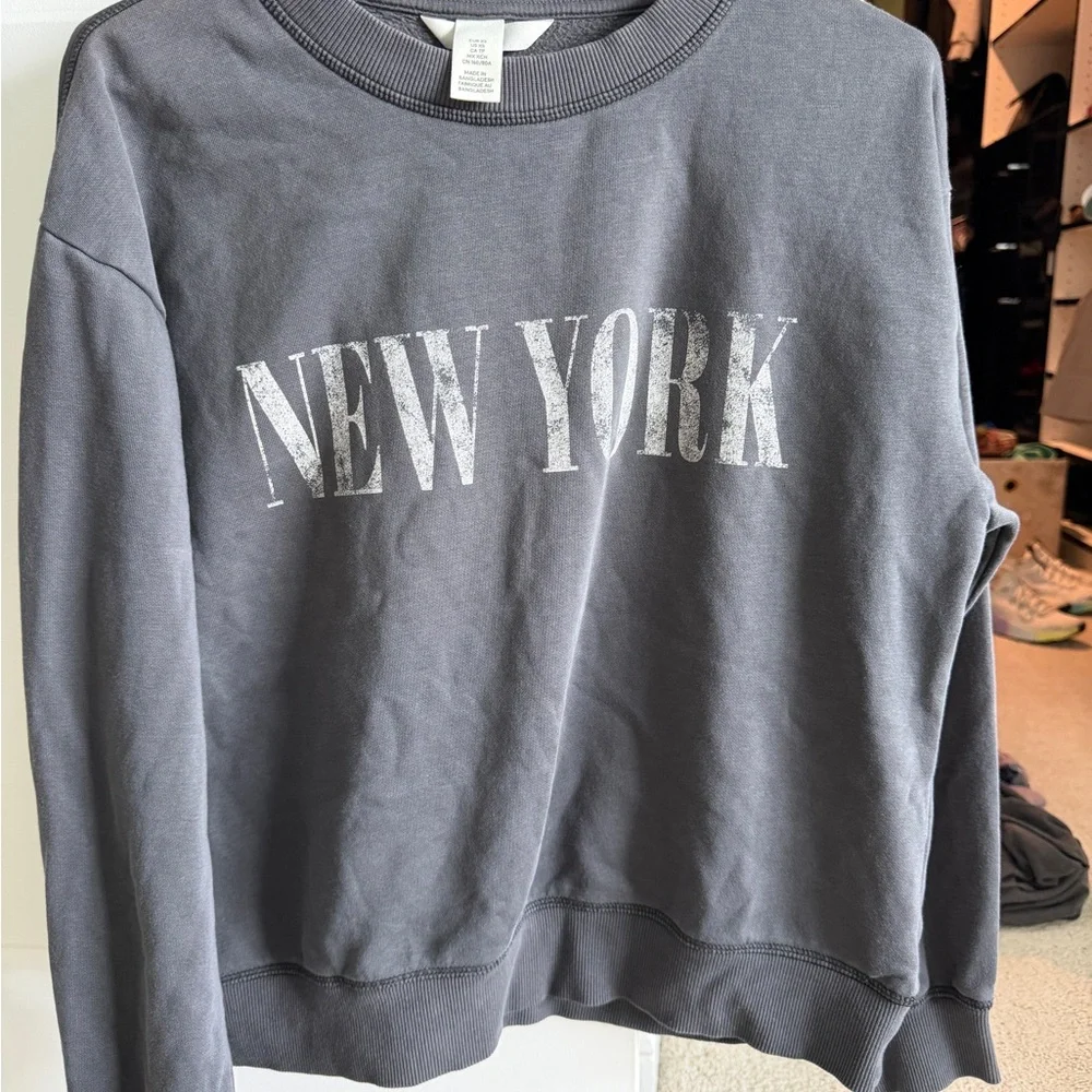 H&M Charcoal New York Sweatshirt - Picture 4 of 5